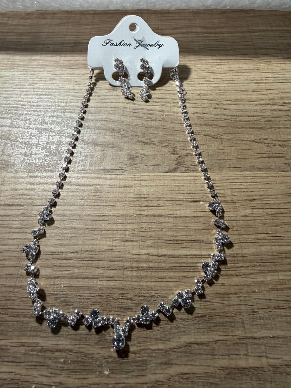 Fashion Jewelry Silver Crystal Teardrop Necklace with Matching Earrings